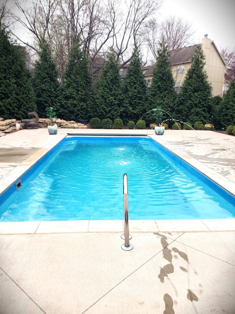 Rectangular fiberglass pool - Pools By York
